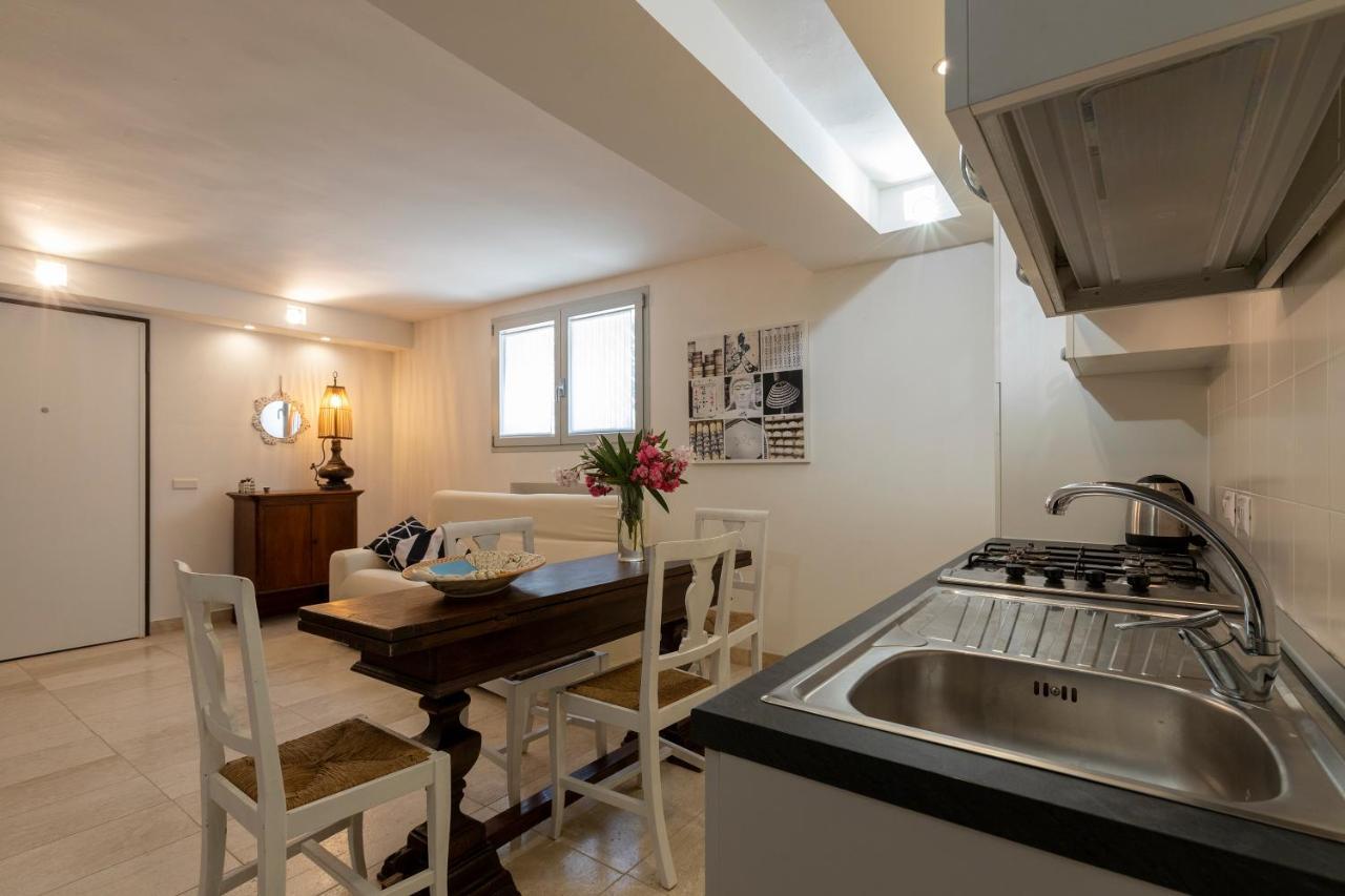 Charming Seafront Apartment With Garden And Patio Fertilia Eksteriør bilde
