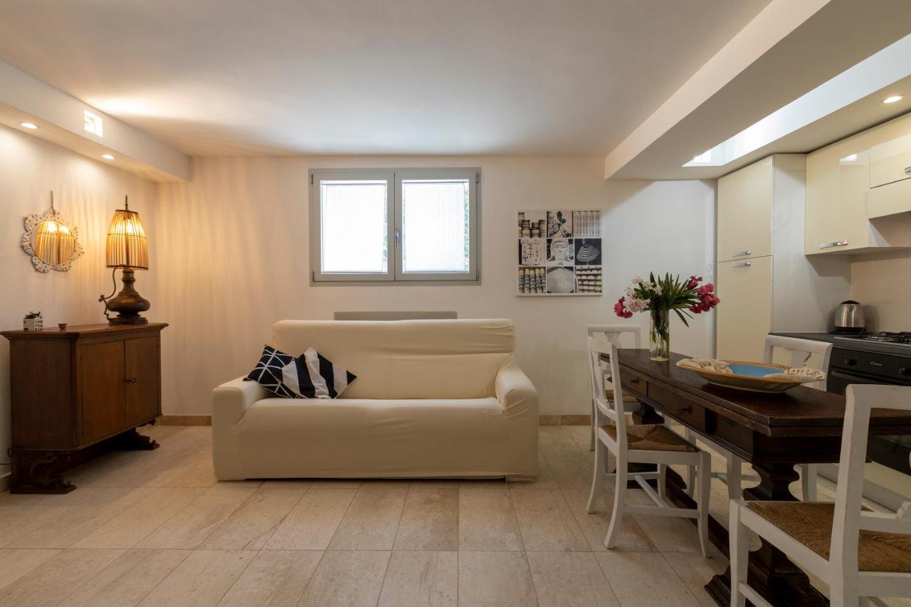 Charming Seafront Apartment With Garden And Patio Fertilia Eksteriør bilde